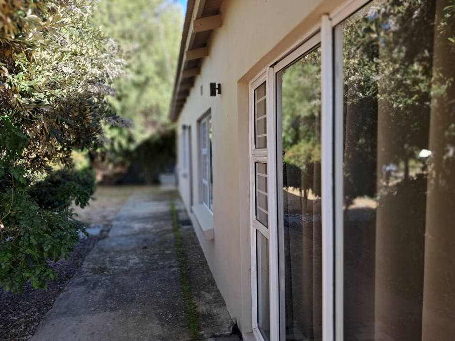 4 Bedroom Property for Sale in Redelinghuys Western Cape